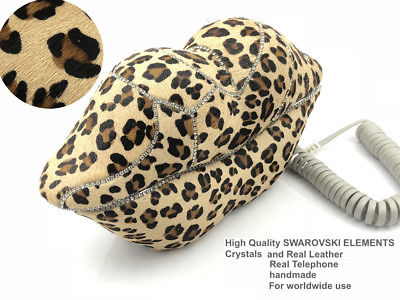 Blingustyle Real Leather + SWAROVSKI ELEMENT Crystal lips real telephone Leopard